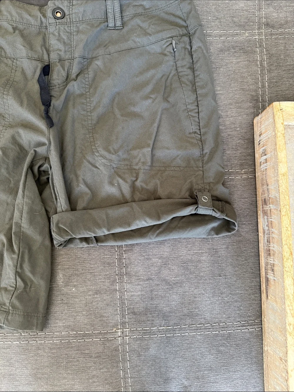 REI Women's Utility Hiking Shorts Grey Size 6 zipper Pockets